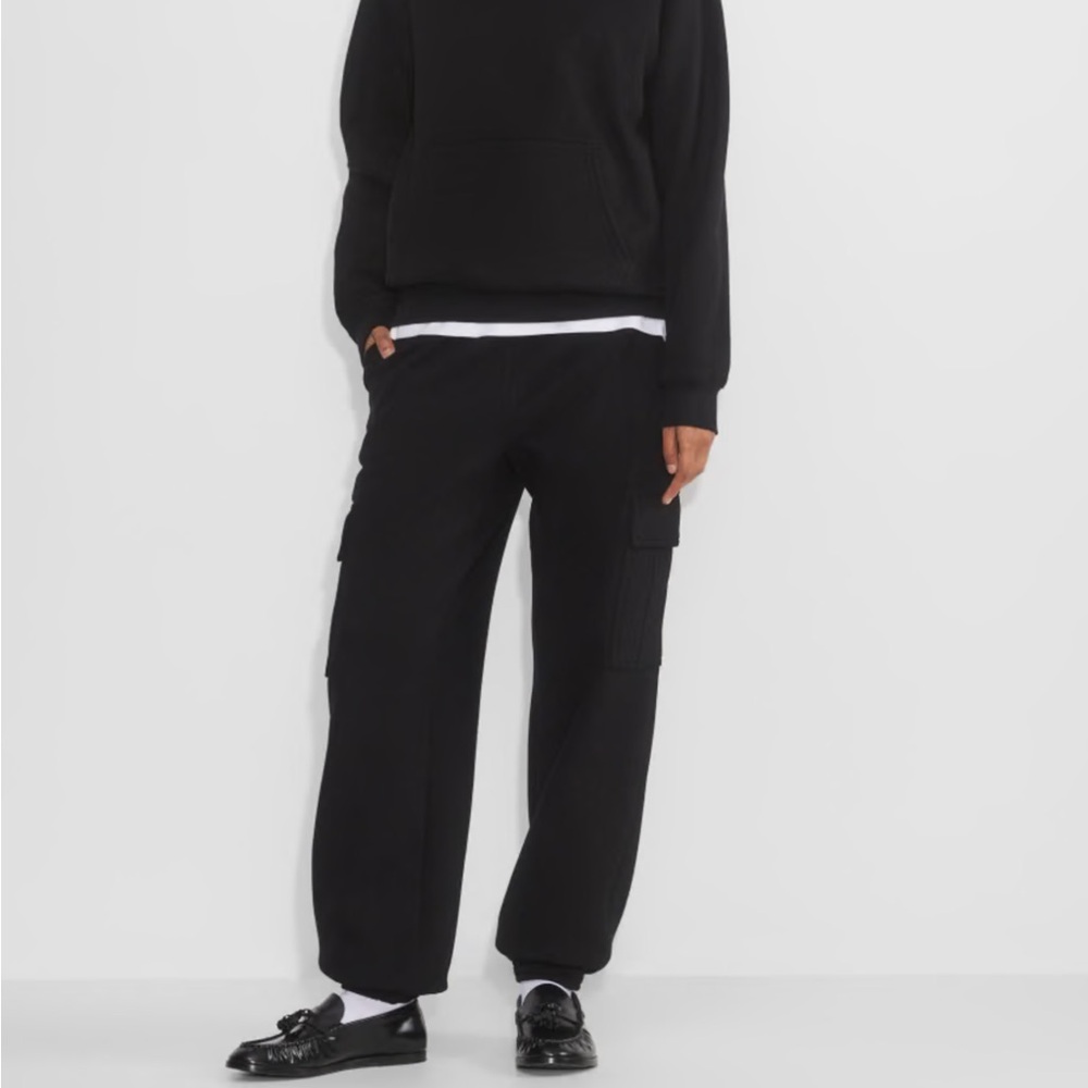 Aritzia Black Cargo Joggers